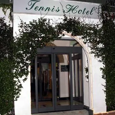 Tennis فندق يوتْسْوولْ