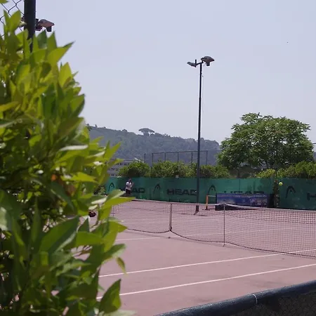 Tennis Hotel